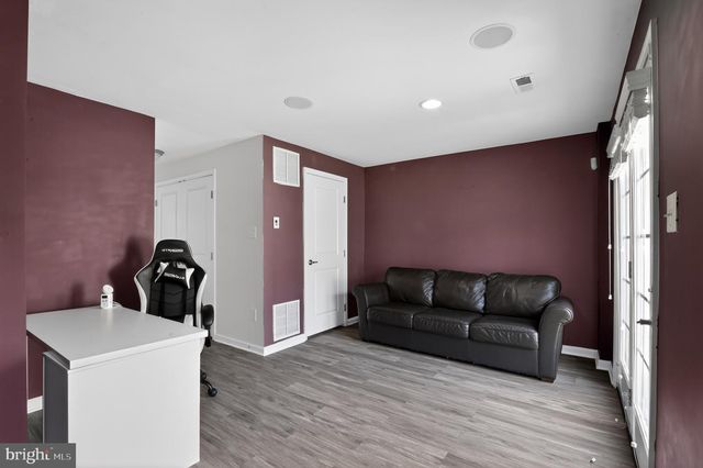 31 VILLAGE GREEN LN, Sicklerville, NJ 08081