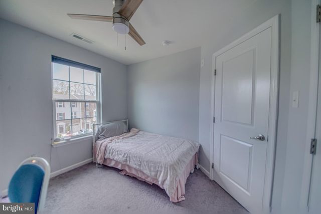 31 VILLAGE GREEN LN, Sicklerville, NJ 08081