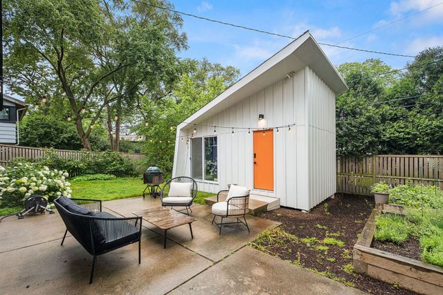 2662 Crawford Avenue, Evanston, IL 60201
