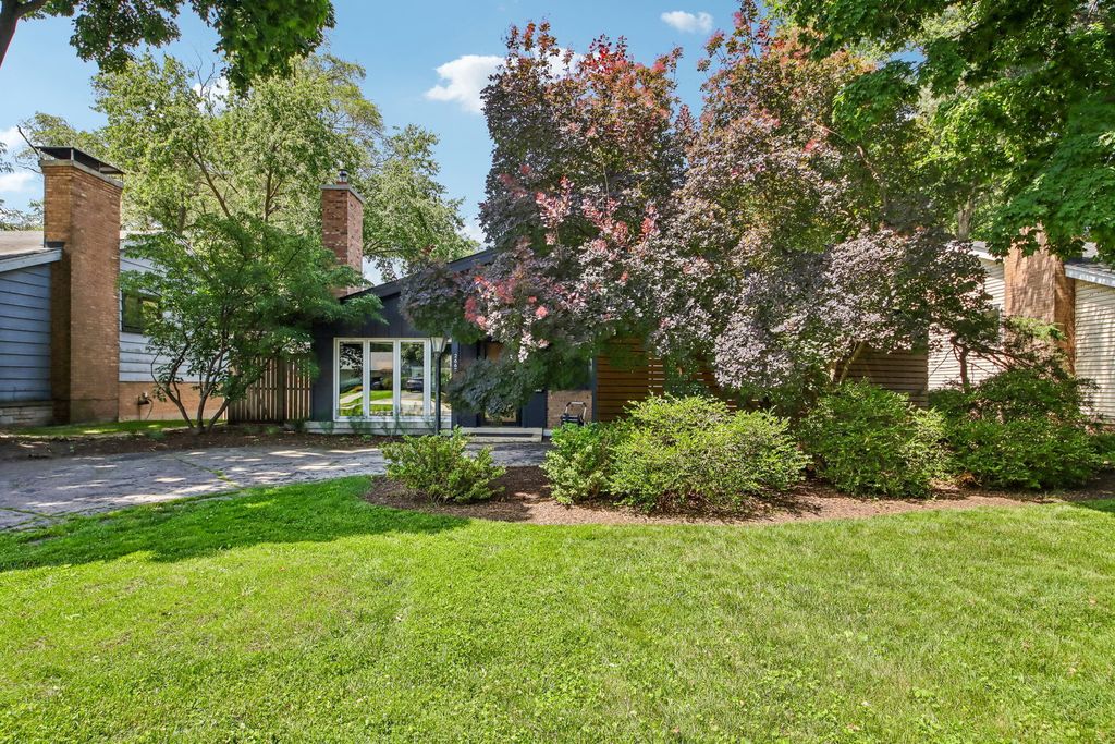 2662 Crawford Avenue, Evanston, IL 60201