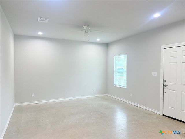 611 E Martindale Street B, Seguin, TX 78155