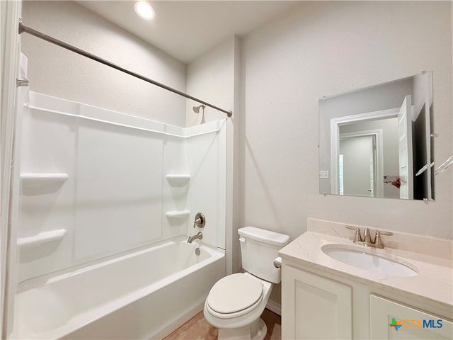 611 E Martindale Street B, Seguin, TX 78155