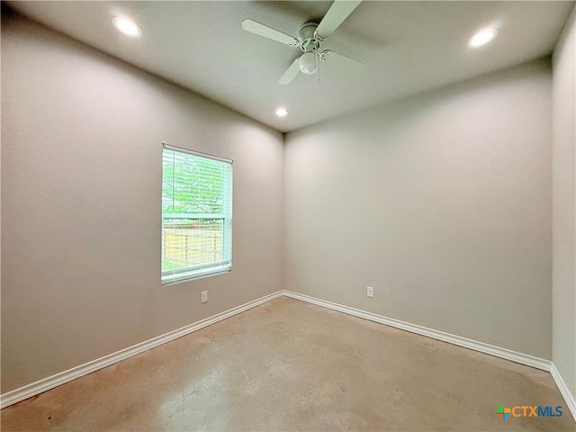 611 E Martindale Street B, Seguin, TX 78155