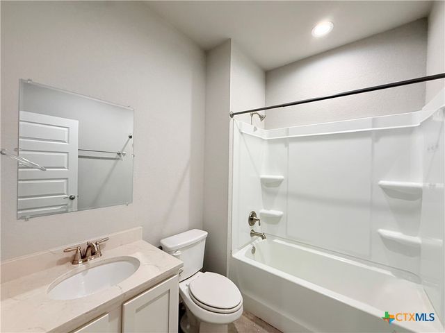 611 E Martindale Street B, Seguin, TX 78155