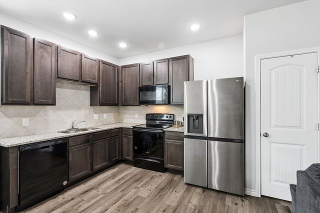 5725 Willamette Drive, Fort Worth, TX 76119