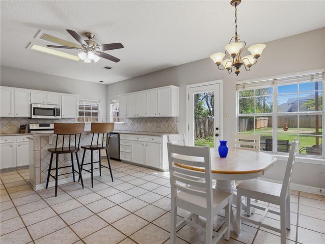 2501 Partridge CT, Round Rock, TX 78681