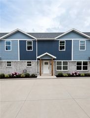 264 LaVona Lane B, Huntsville, AR 72740