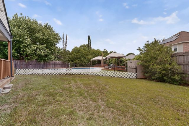 233 Brittany Court, Euless, TX 76039