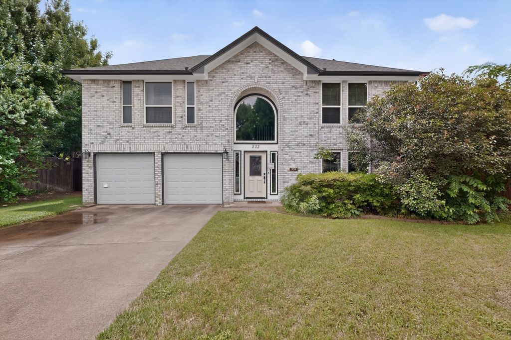 233 Brittany Court, Euless, TX 76039