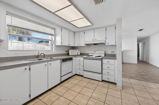 227 S Wedgewood Circle S, Ormond Beach, FL 32176