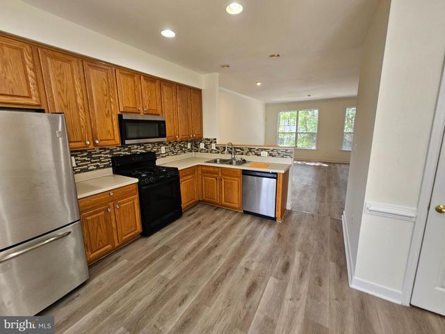 13036 TAXI DR, Woodbridge, VA 22193