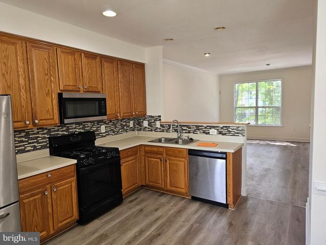 13036 TAXI DR, Woodbridge, VA 22193