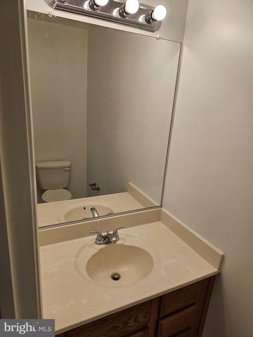 13036 TAXI DR, Woodbridge, VA 22193