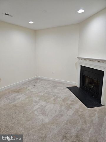 13036 TAXI DR, Woodbridge, VA 22193