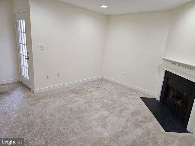 13036 TAXI DR, Woodbridge, VA 22193