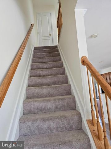 13036 TAXI DR, Woodbridge, VA 22193