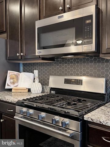 379 BUCKEYE CIR, La Plata, MD 20646