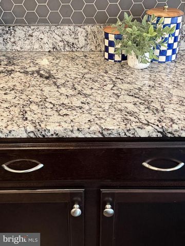 379 BUCKEYE CIR, La Plata, MD 20646