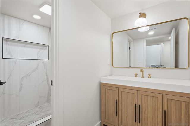 5067 Alumni Pl, San Diego, CA 92115