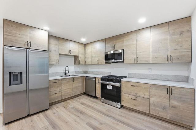 5067 Alumni Pl, San Diego, CA 92115