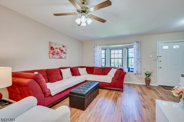 1402 Maplecrest Rd, Edison Twp., NJ 08820