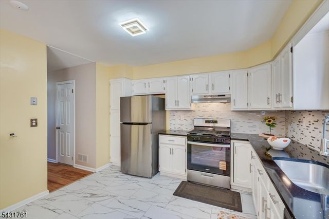 1402 Maplecrest Rd, Edison Twp., NJ 08820
