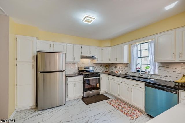1402 Maplecrest Rd, Edison Twp., NJ 08820