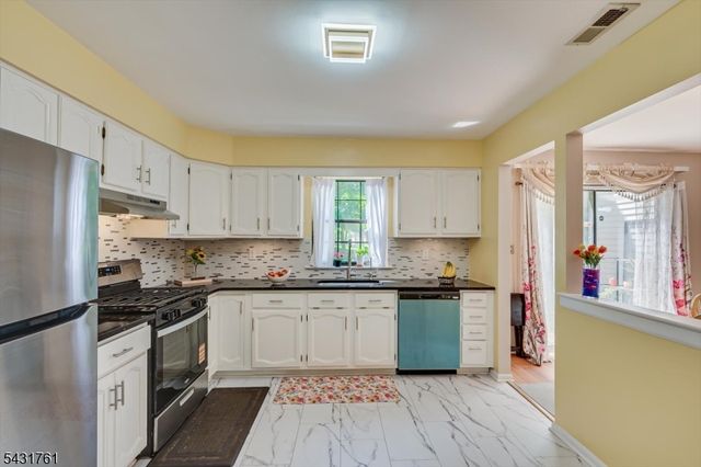 1402 Maplecrest Rd, Edison Twp., NJ 08820