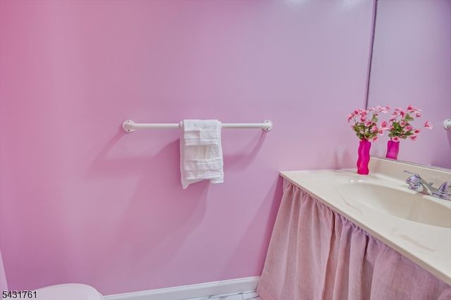 1402 Maplecrest Rd, Edison Twp., NJ 08820