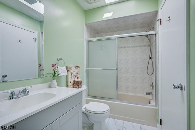 1402 Maplecrest Rd, Edison Twp., NJ 08820