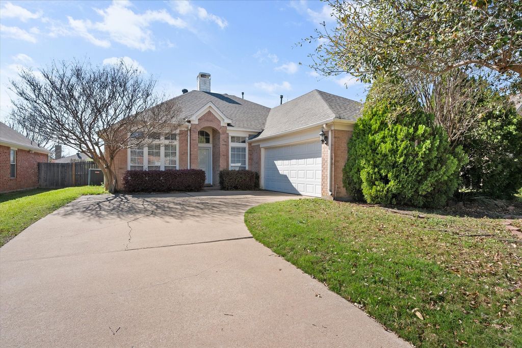 6604 High Brook Drive, Fort Worth, TX 76132