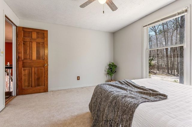 7 Millstream Drive, Exeter, NH 03833