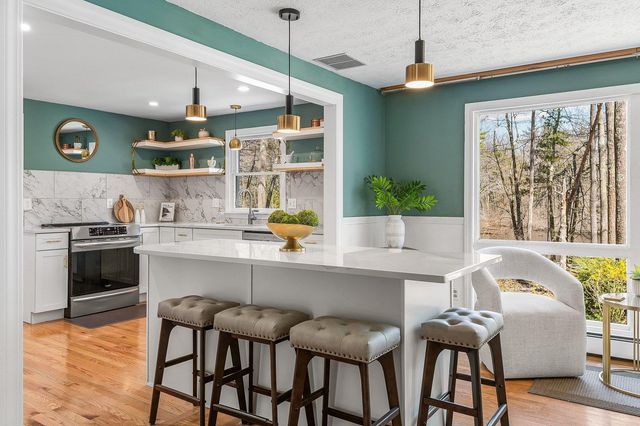 7 Millstream Drive, Exeter, NH 03833