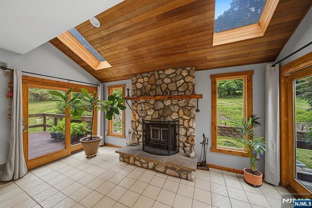 4 Skytop Drive, Denville Township, NJ 07834