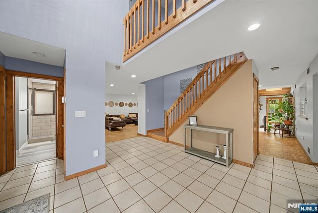 4 Skytop Drive, Denville Township, NJ 07834