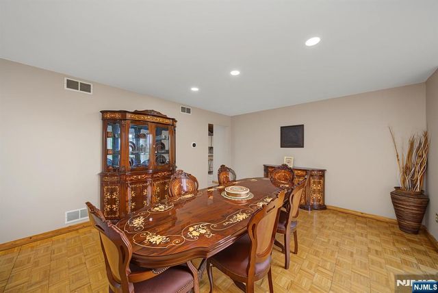 4 Skytop Drive, Denville Township, NJ 07834