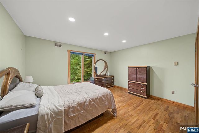 4 Skytop Drive, Denville Township, NJ 07834