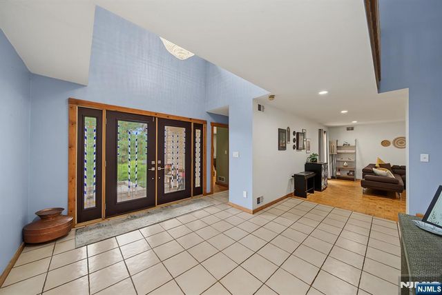 4 Skytop Drive, Denville Township, NJ 07834
