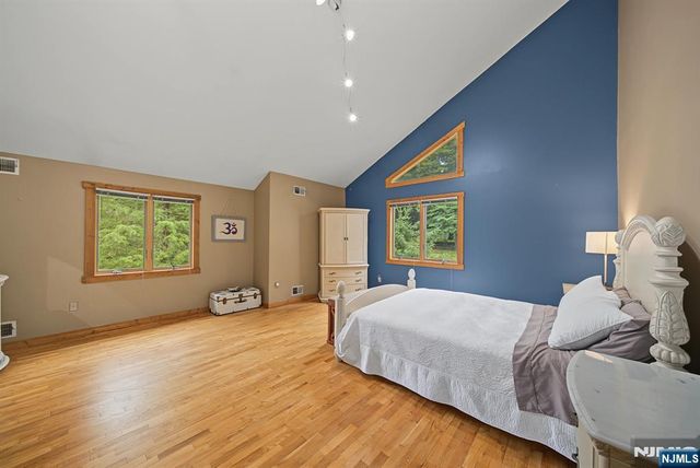 4 Skytop Drive, Denville Township, NJ 07834