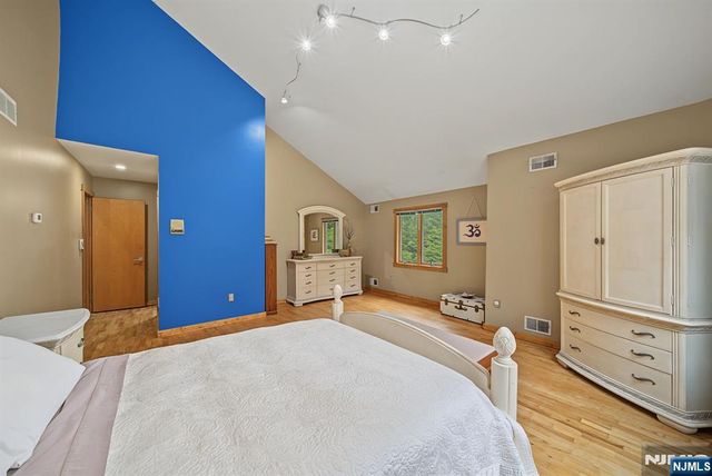 4 Skytop Drive, Denville Township, NJ 07834