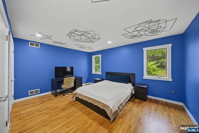 4 Skytop Drive, Denville Township, NJ 07834