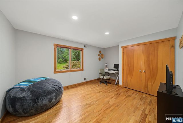 4 Skytop Drive, Denville Township, NJ 07834