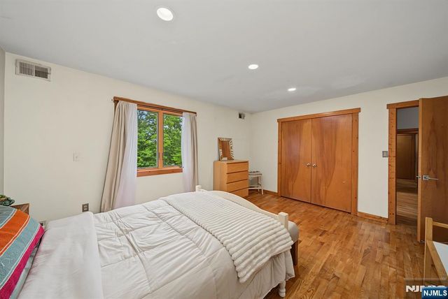 4 Skytop Drive, Denville Township, NJ 07834