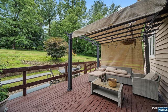 4 Skytop Drive, Denville Township, NJ 07834