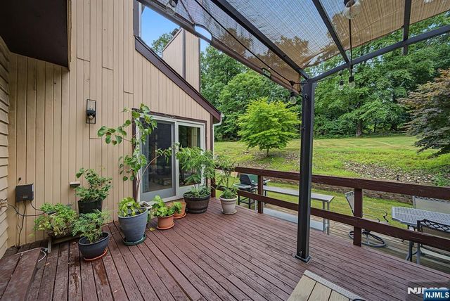 4 Skytop Drive, Denville Township, NJ 07834