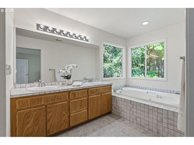 9675 Sw 163RD Ave, Beaverton, OR 97007