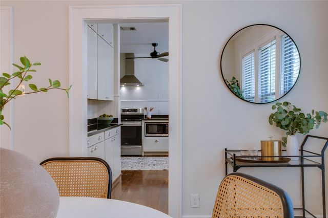1111 N Winnetka Avenue, Dallas, TX 75208