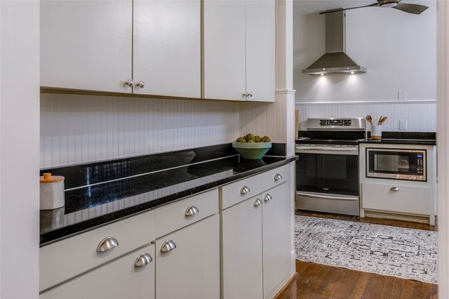 1111 N Winnetka Avenue, Dallas, TX 75208