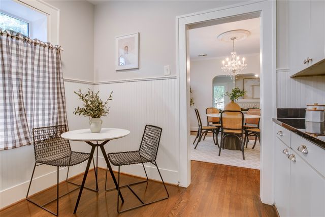 1111 N Winnetka Avenue, Dallas, TX 75208