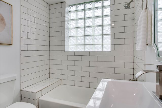 1111 N Winnetka Avenue, Dallas, TX 75208